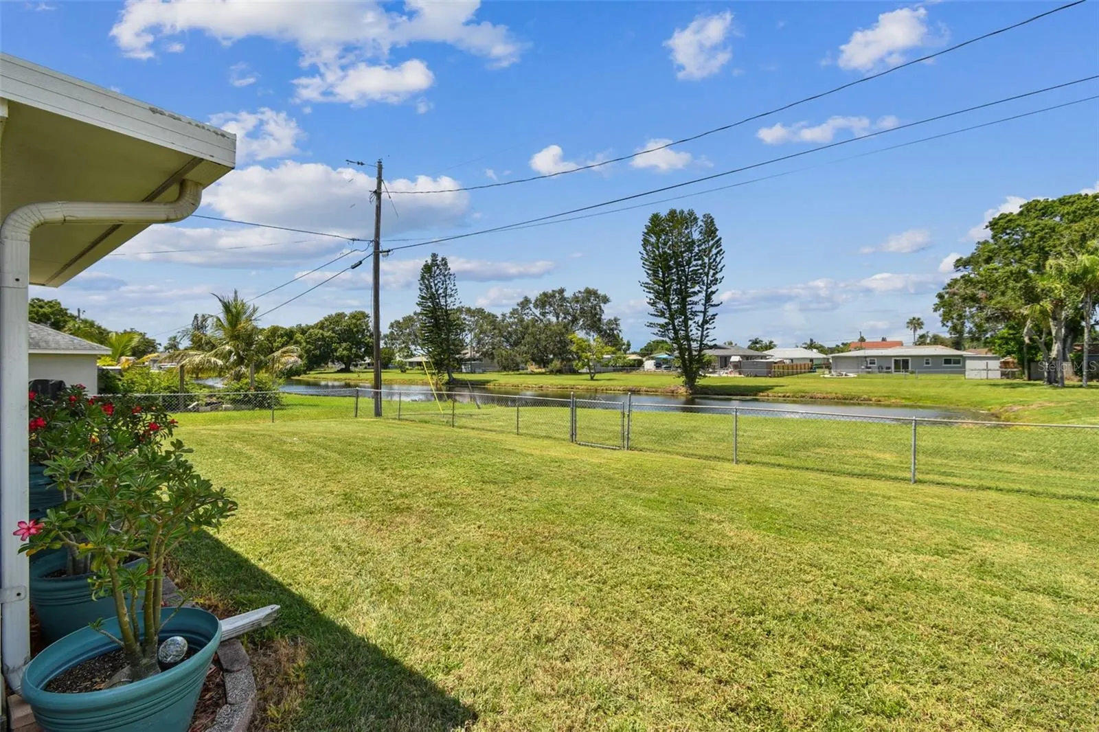 324 43RD STREET BLVD W