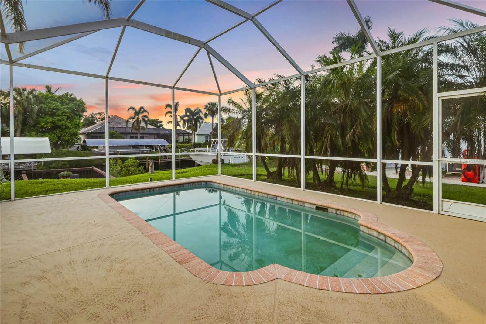4427 SHARK DR