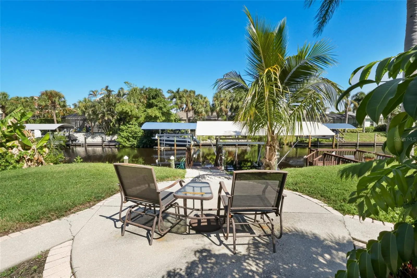 4427 SHARK DR