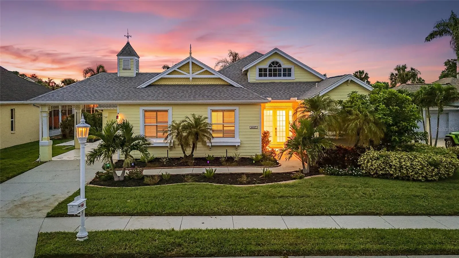 4427 SHARK DR