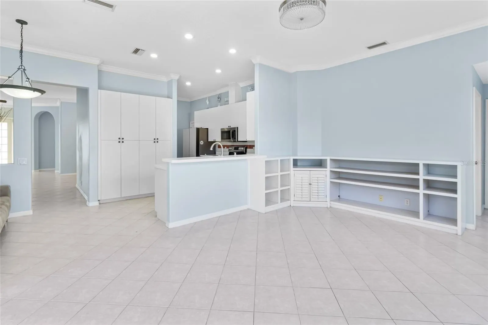 4427 SHARK DR