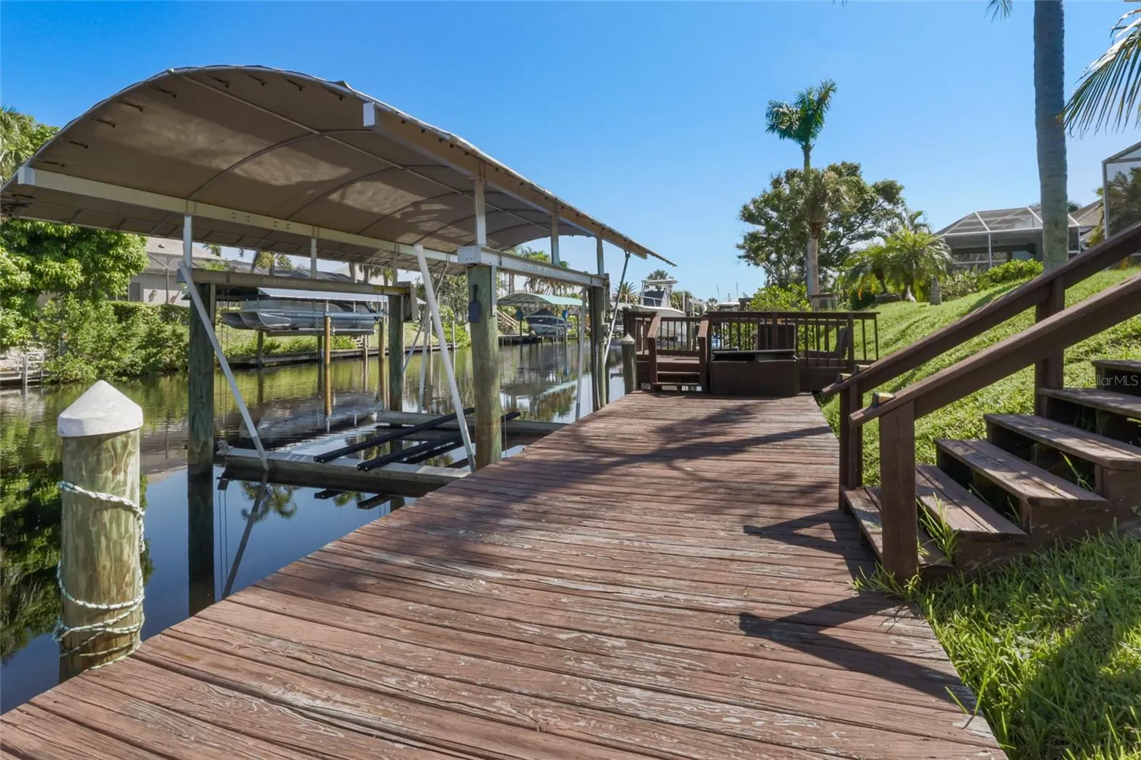 4427 SHARK DR