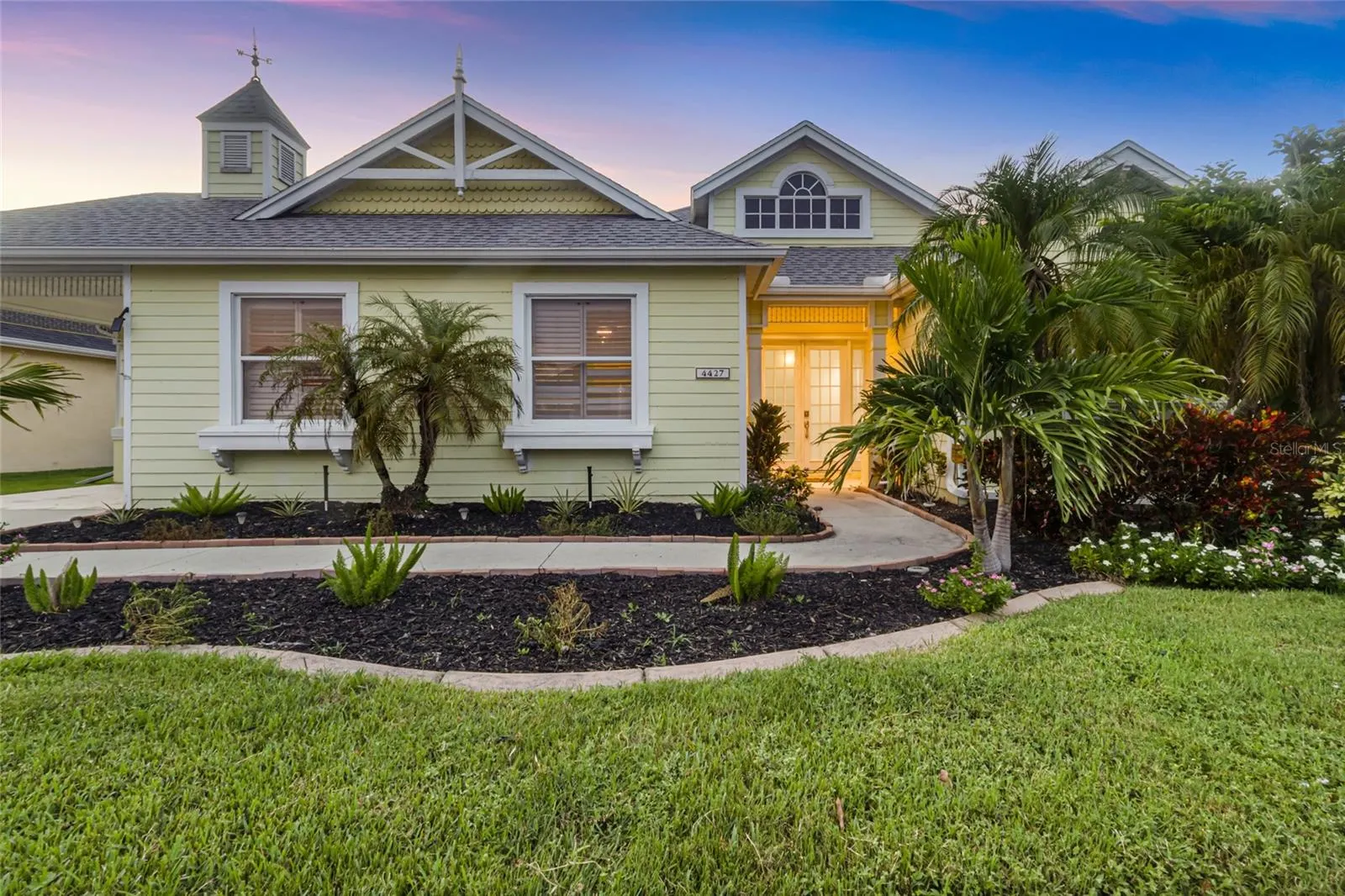 4427 SHARK DR