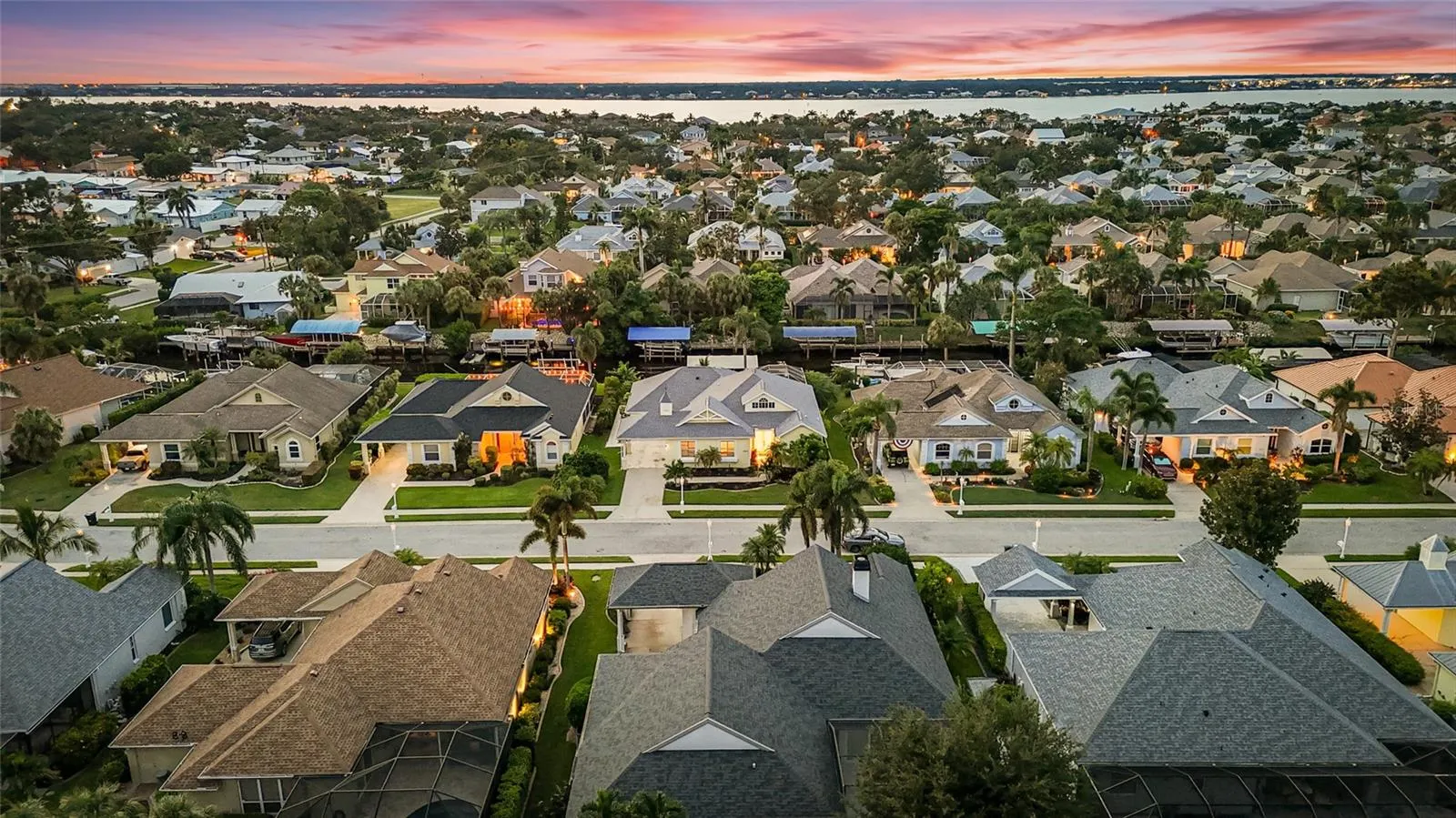 4427 SHARK DR