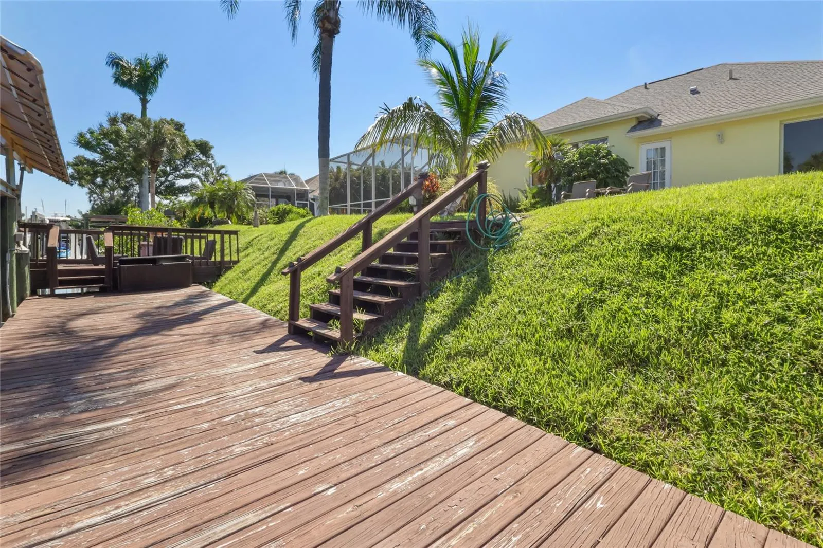 4427 SHARK DR