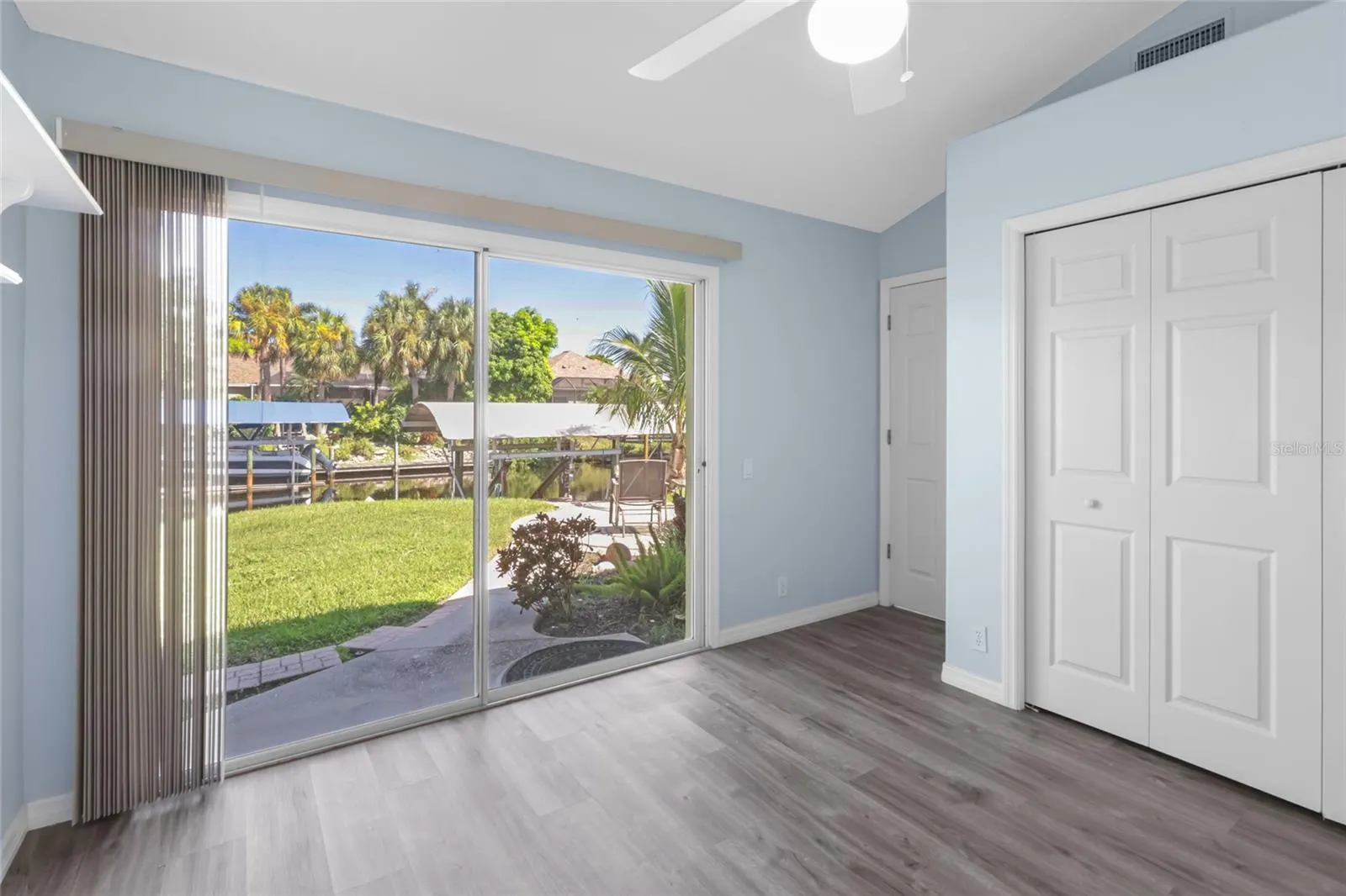 4427 SHARK DR