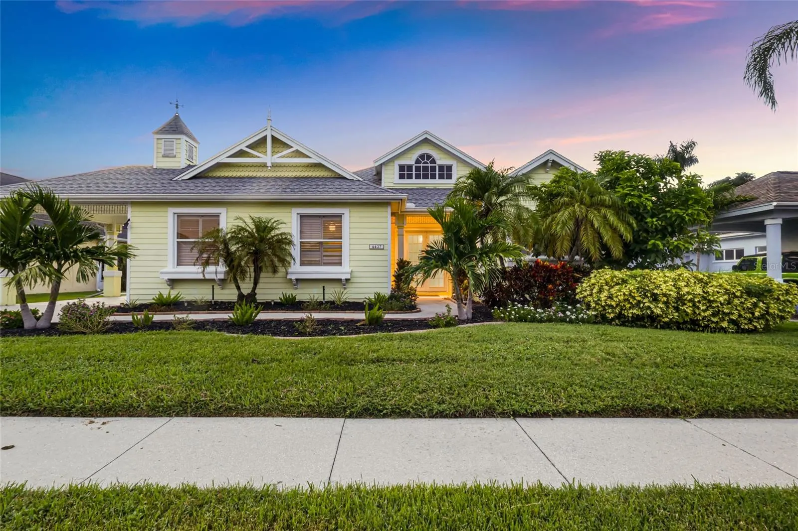 4427 SHARK DR