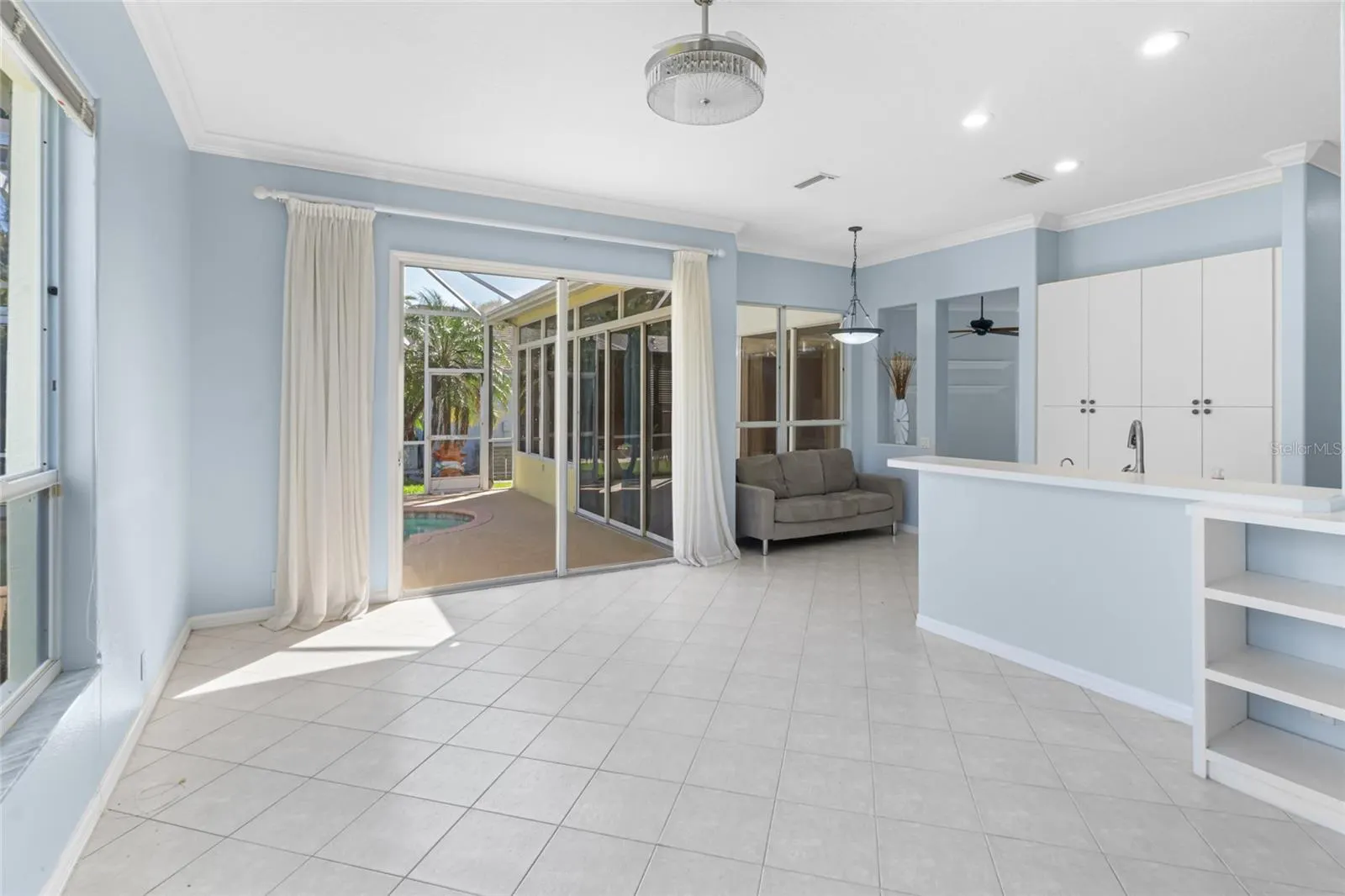 4427 SHARK DR