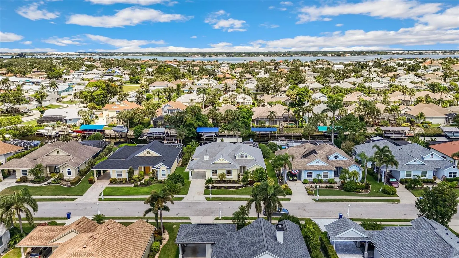 4427 SHARK DR