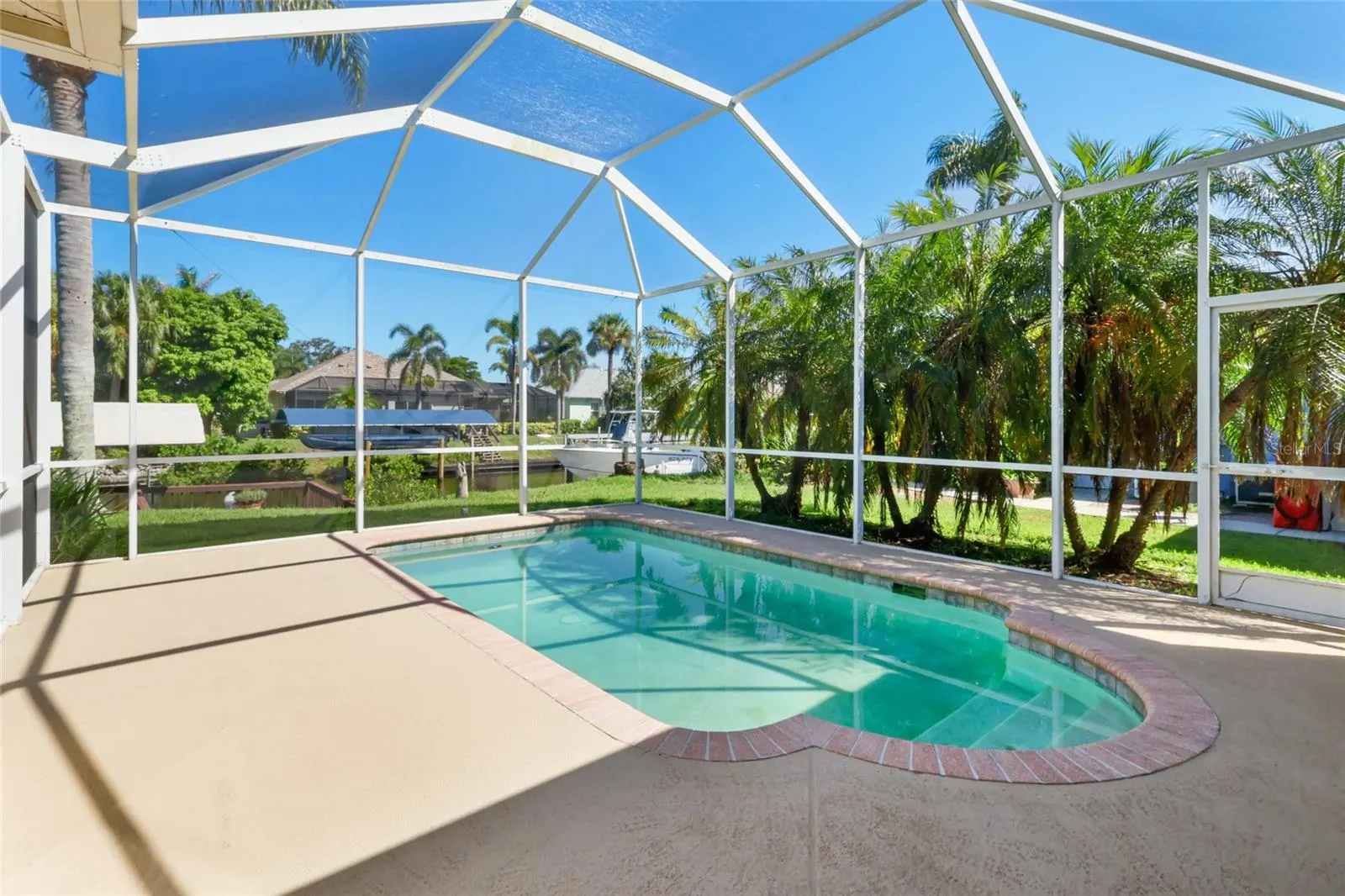 4427 SHARK DR