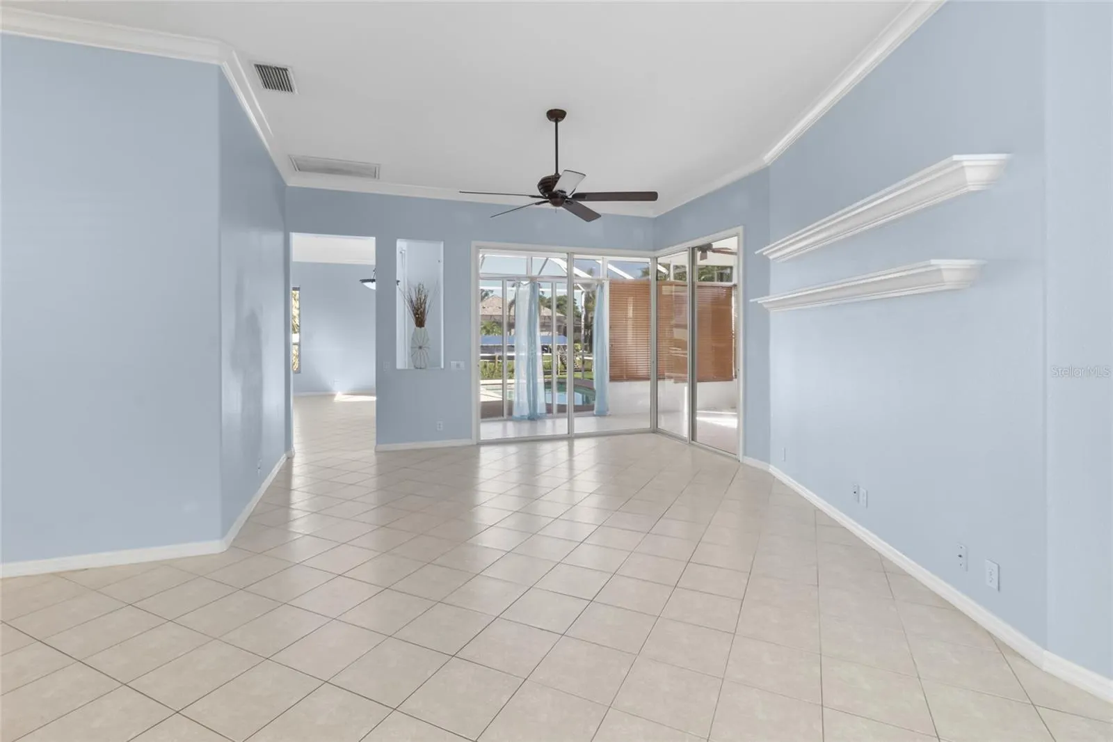 4427 SHARK DR