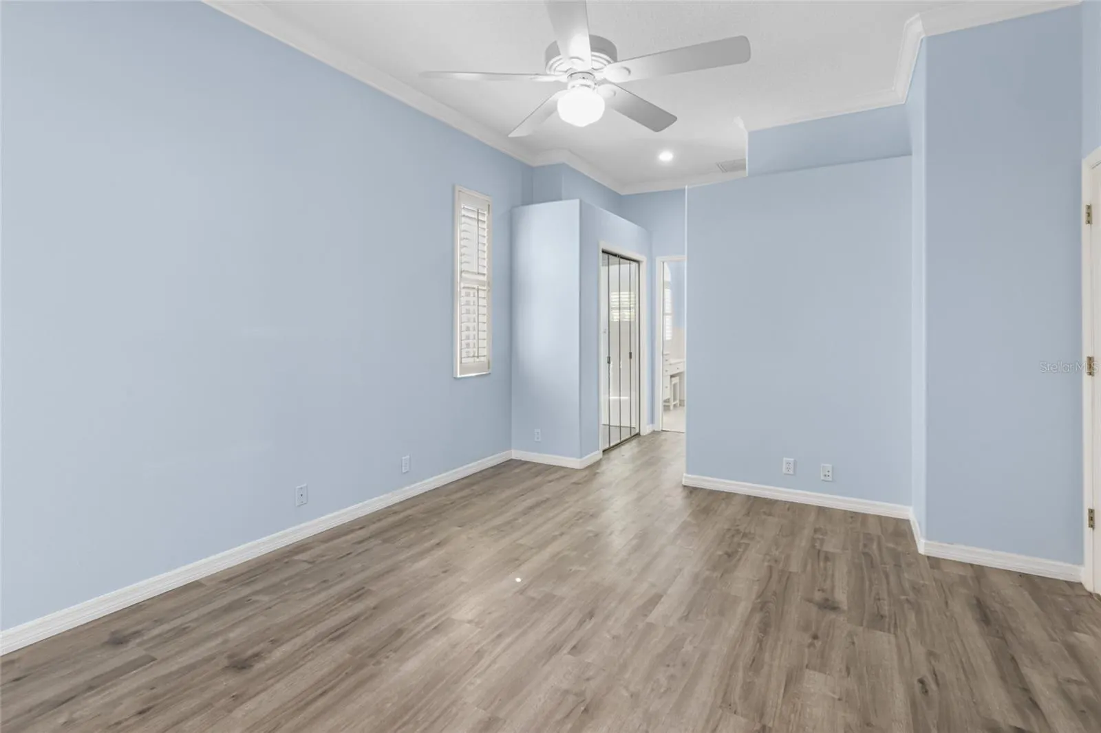 4427 SHARK DR