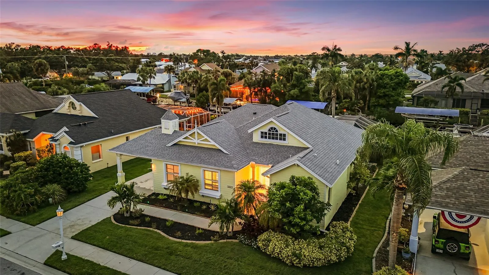 4427 SHARK DR