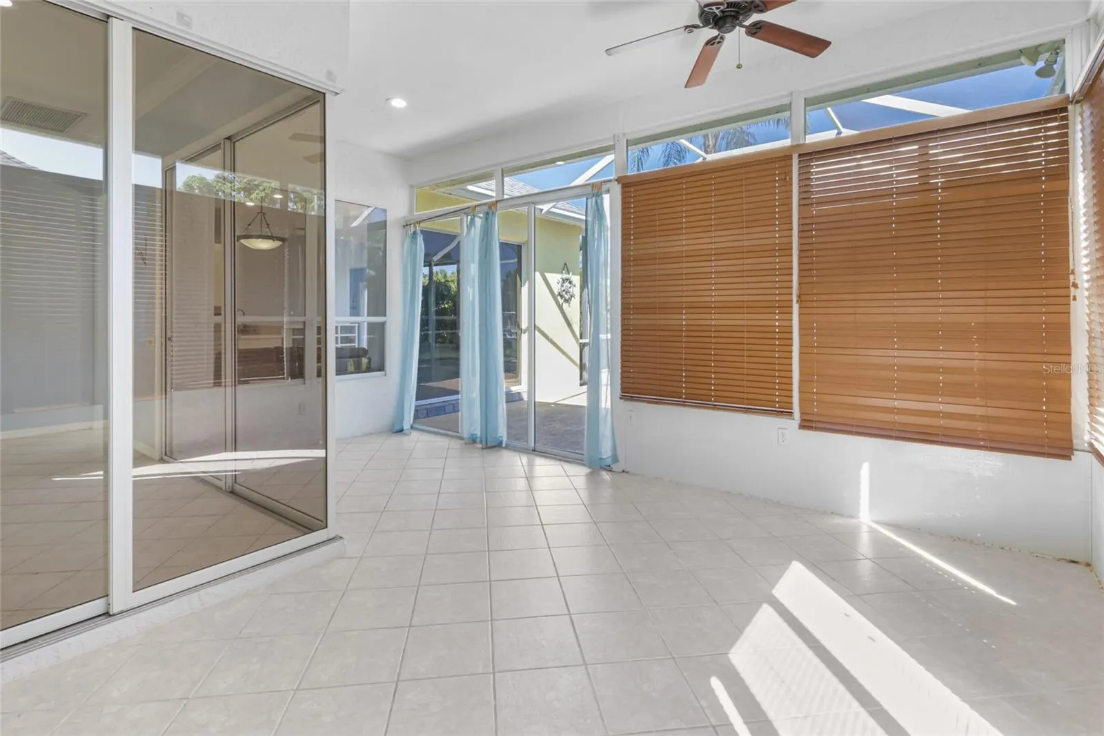4427 SHARK DR