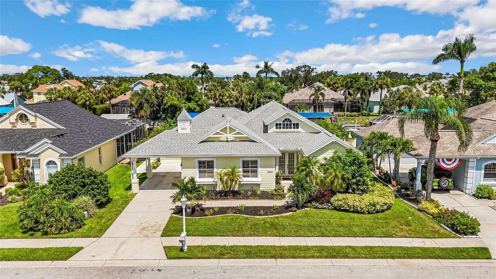 4427 SHARK DR
