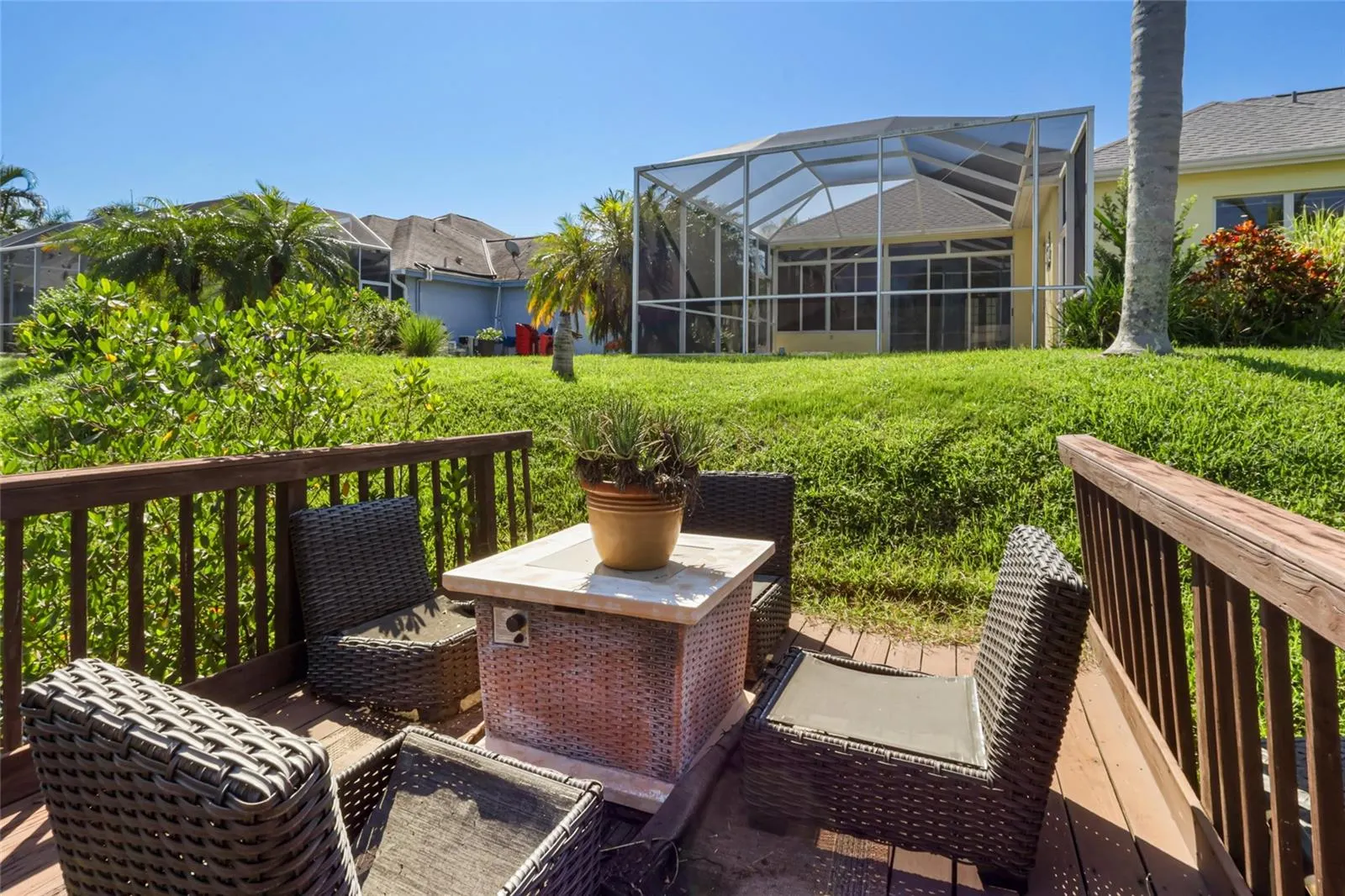 4427 SHARK DR