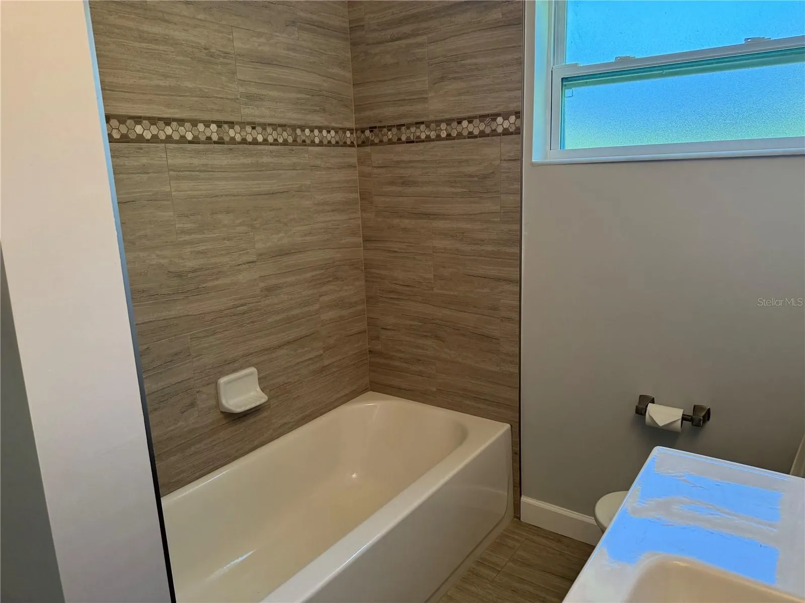 2451 NASSAU ST