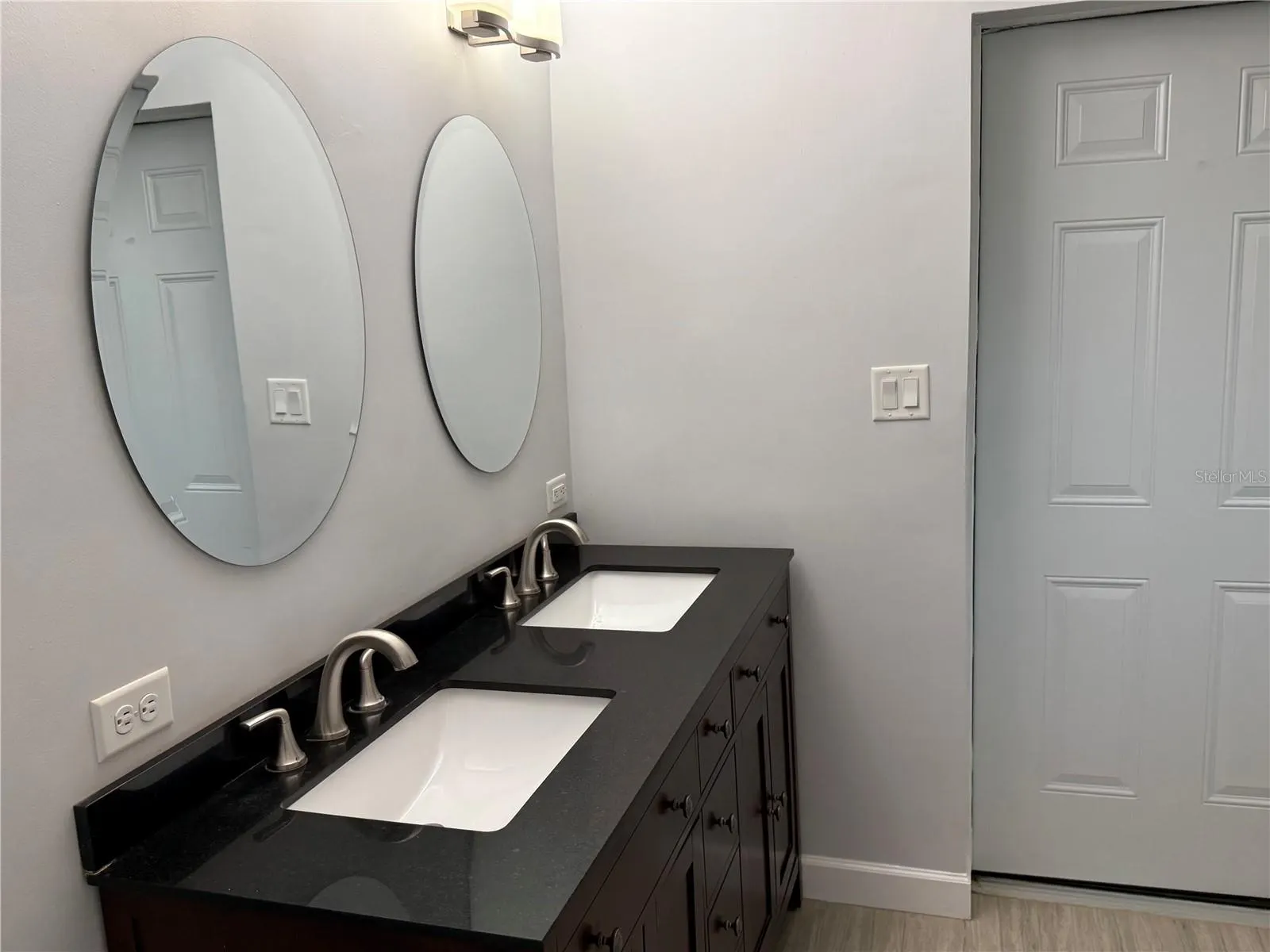 2451 NASSAU ST