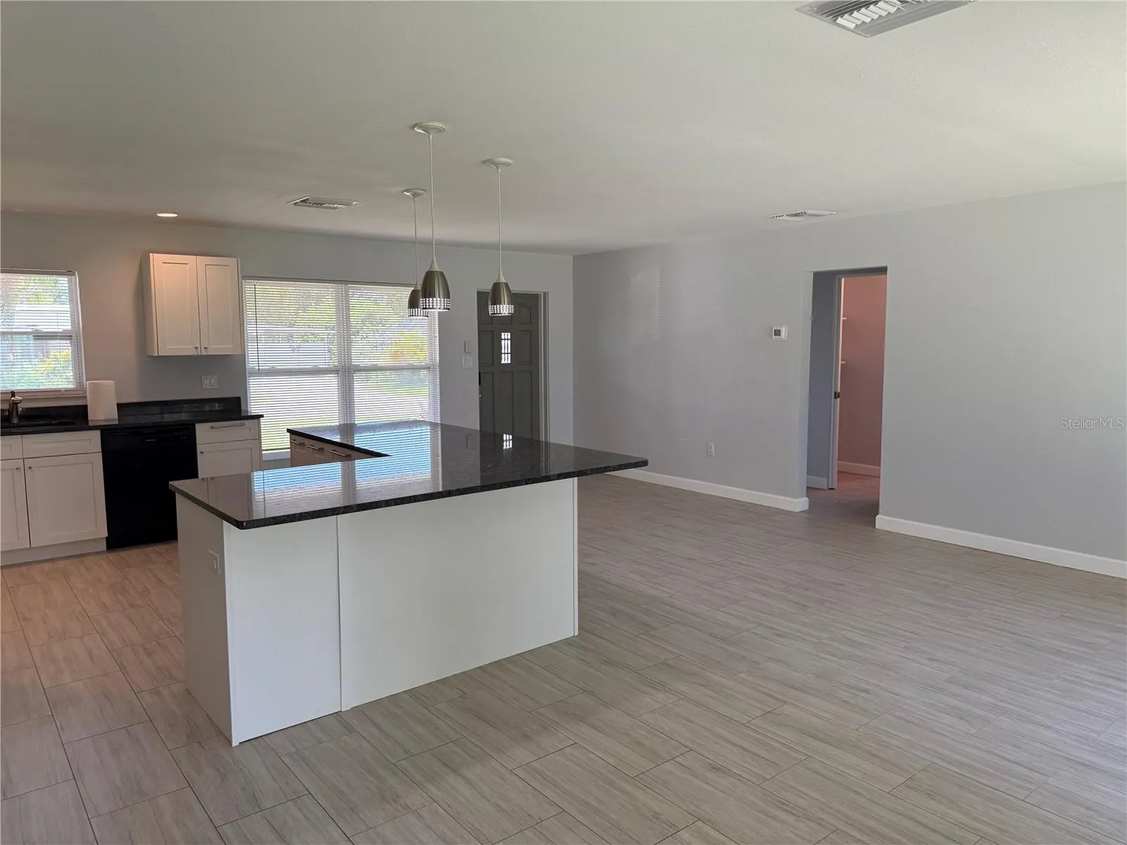 2451 NASSAU ST