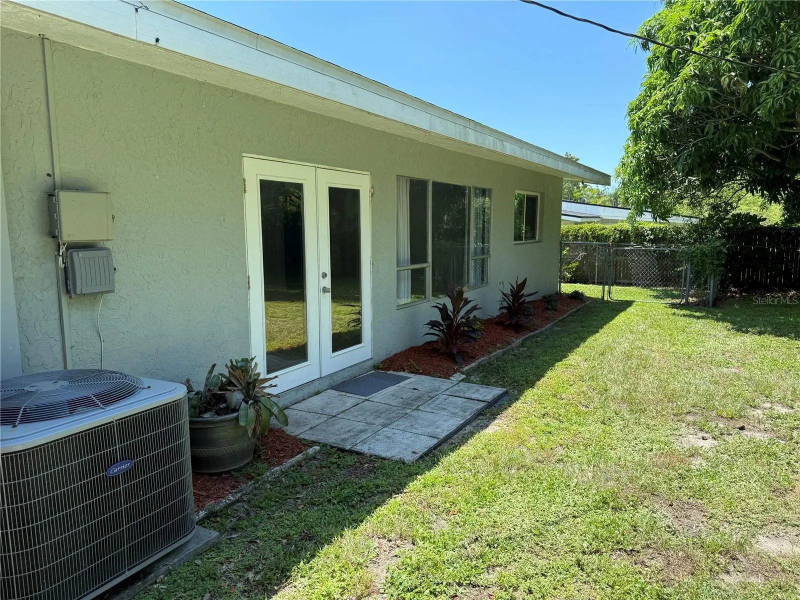 2451 NASSAU ST