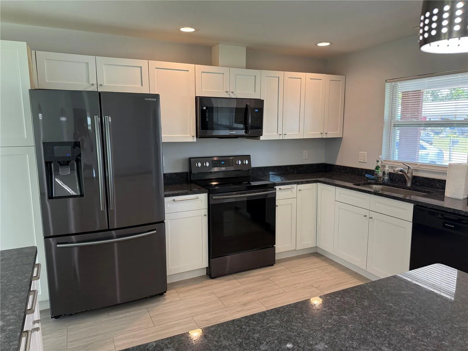 2451 NASSAU ST