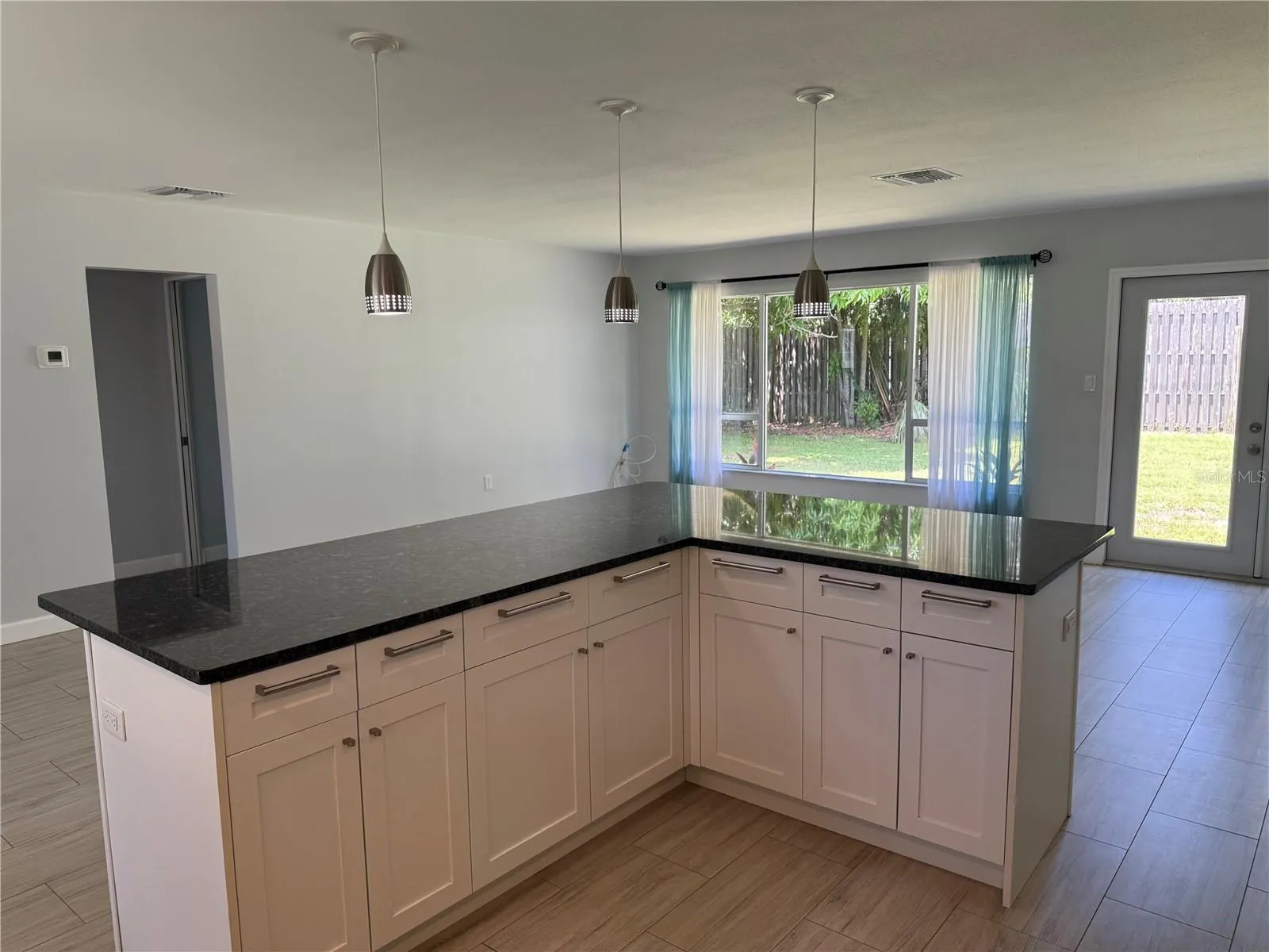 2451 NASSAU ST