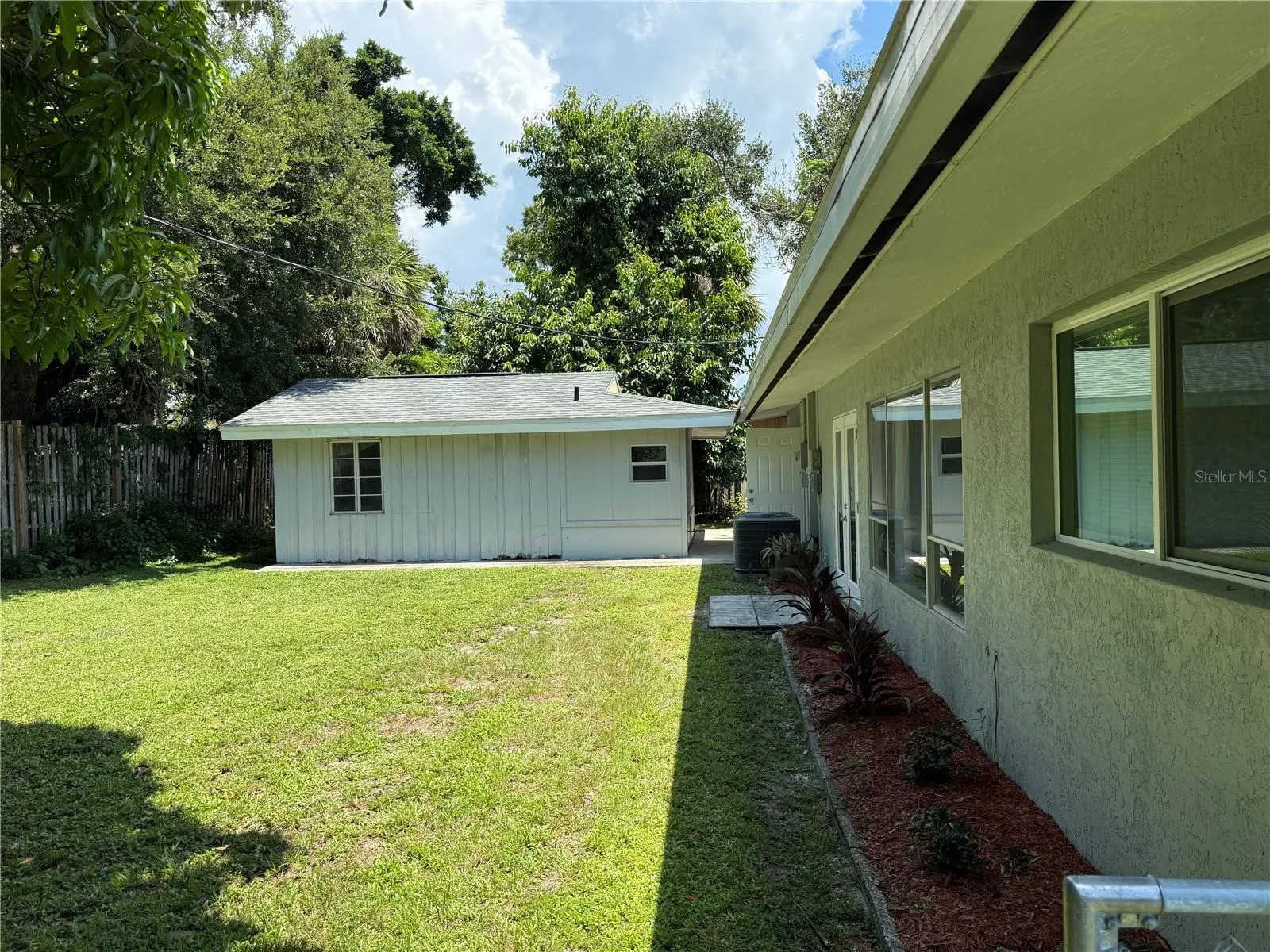 2451 NASSAU ST