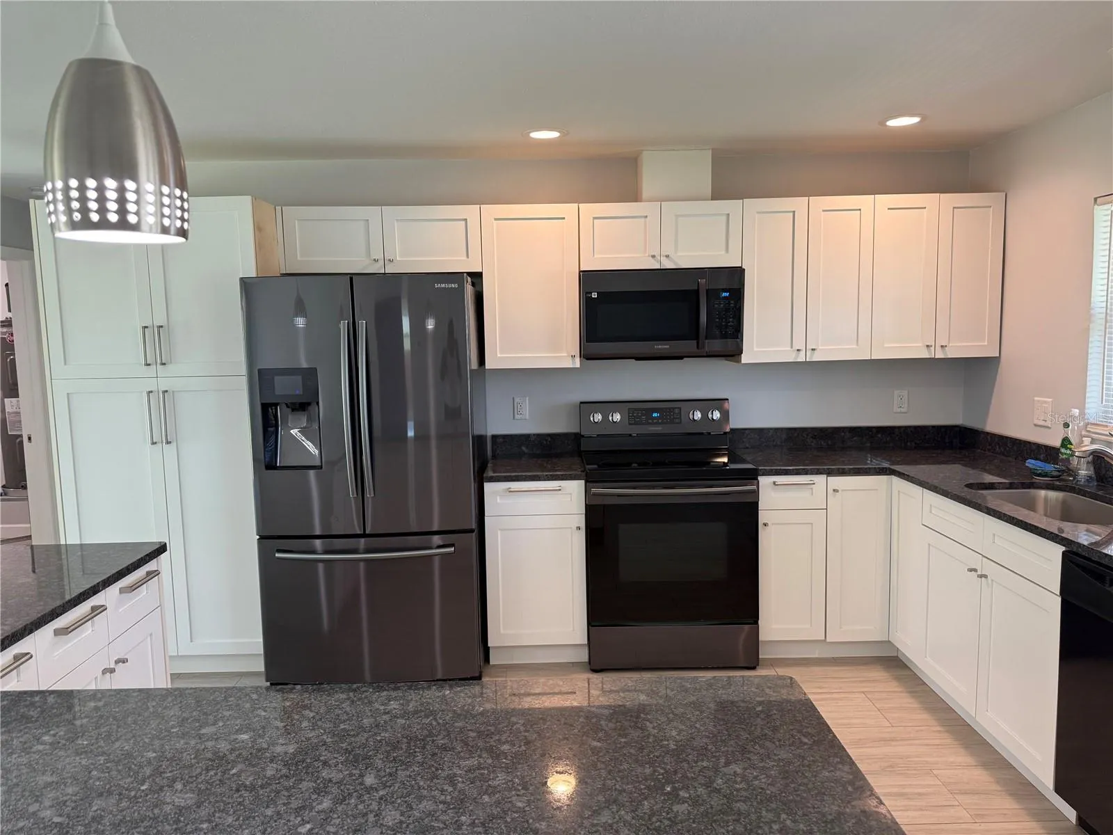 2451 NASSAU ST