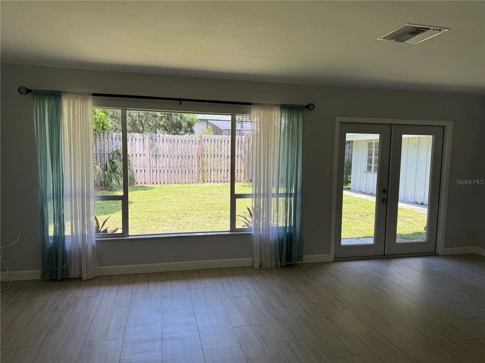 2451 NASSAU ST