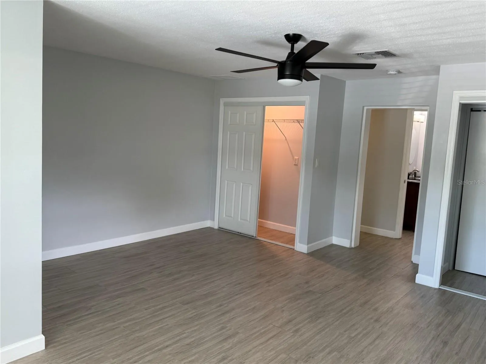 2451 NASSAU ST