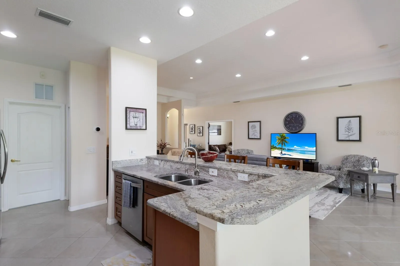 5068 CREEKSIDE TRL