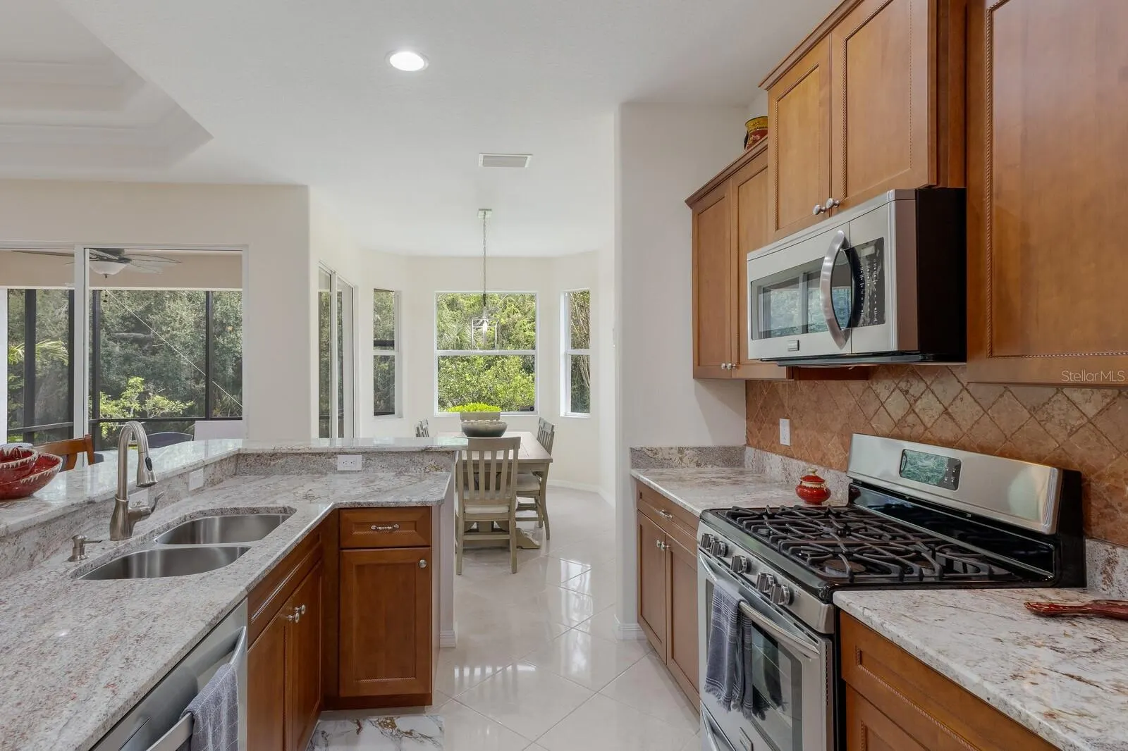 5068 CREEKSIDE TRL