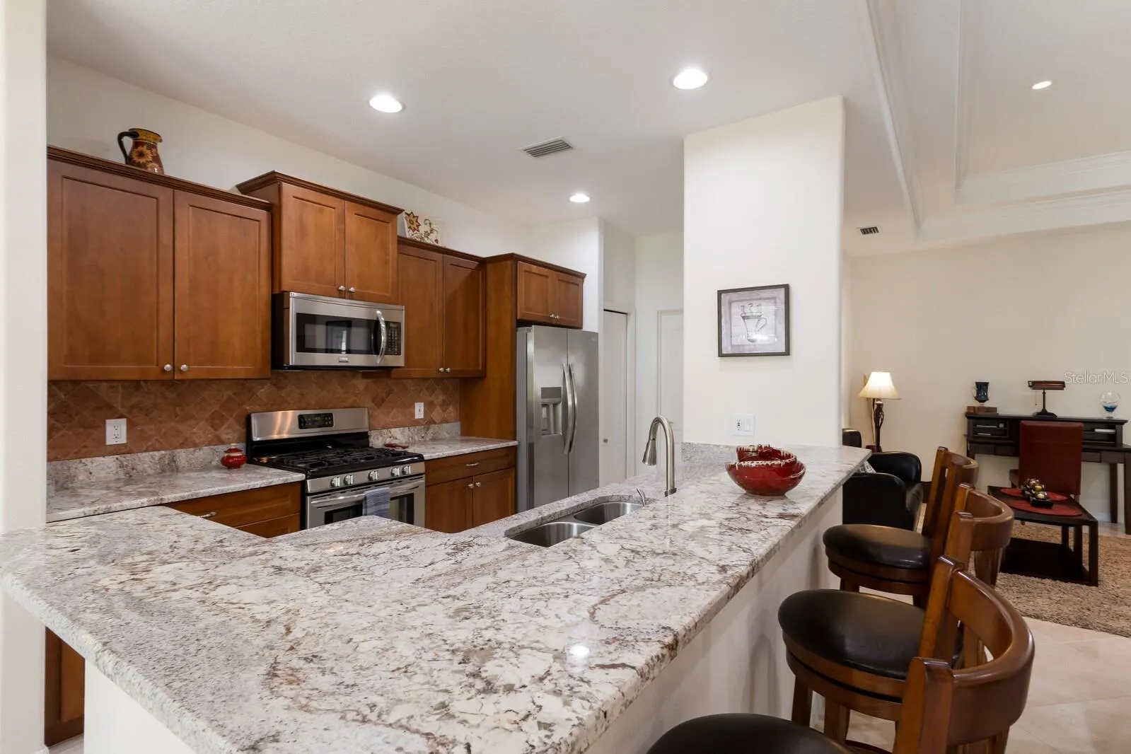 5068 CREEKSIDE TRL