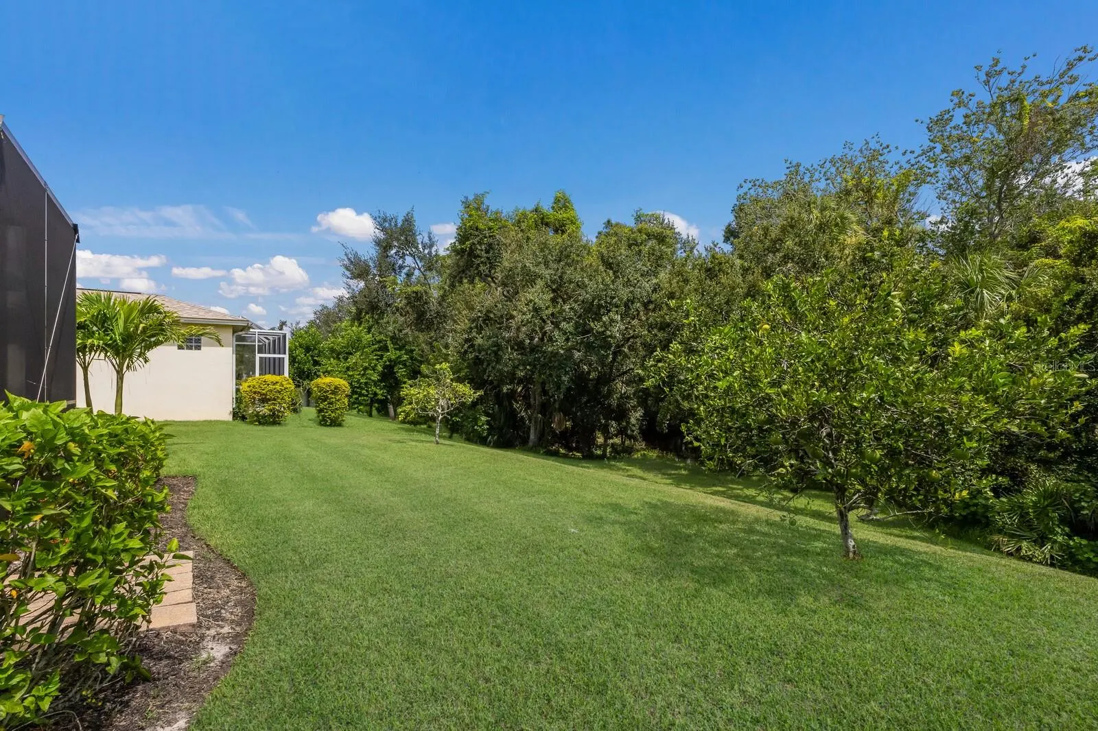 5068 CREEKSIDE TRL
