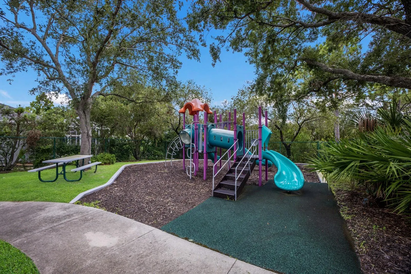 5068 CREEKSIDE TRL