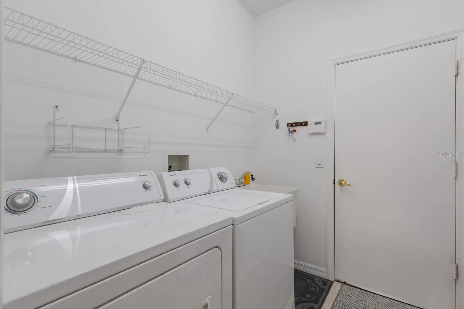 5068 CREEKSIDE TRL