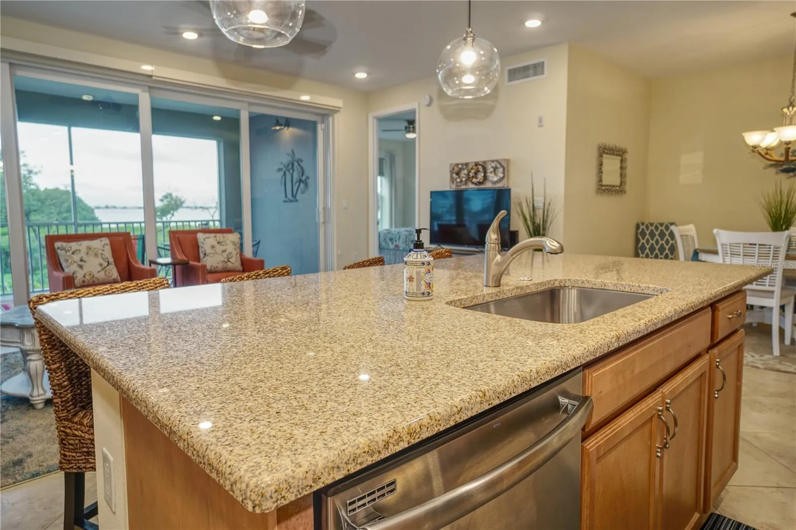 392 ARUBA CIR #102, #102