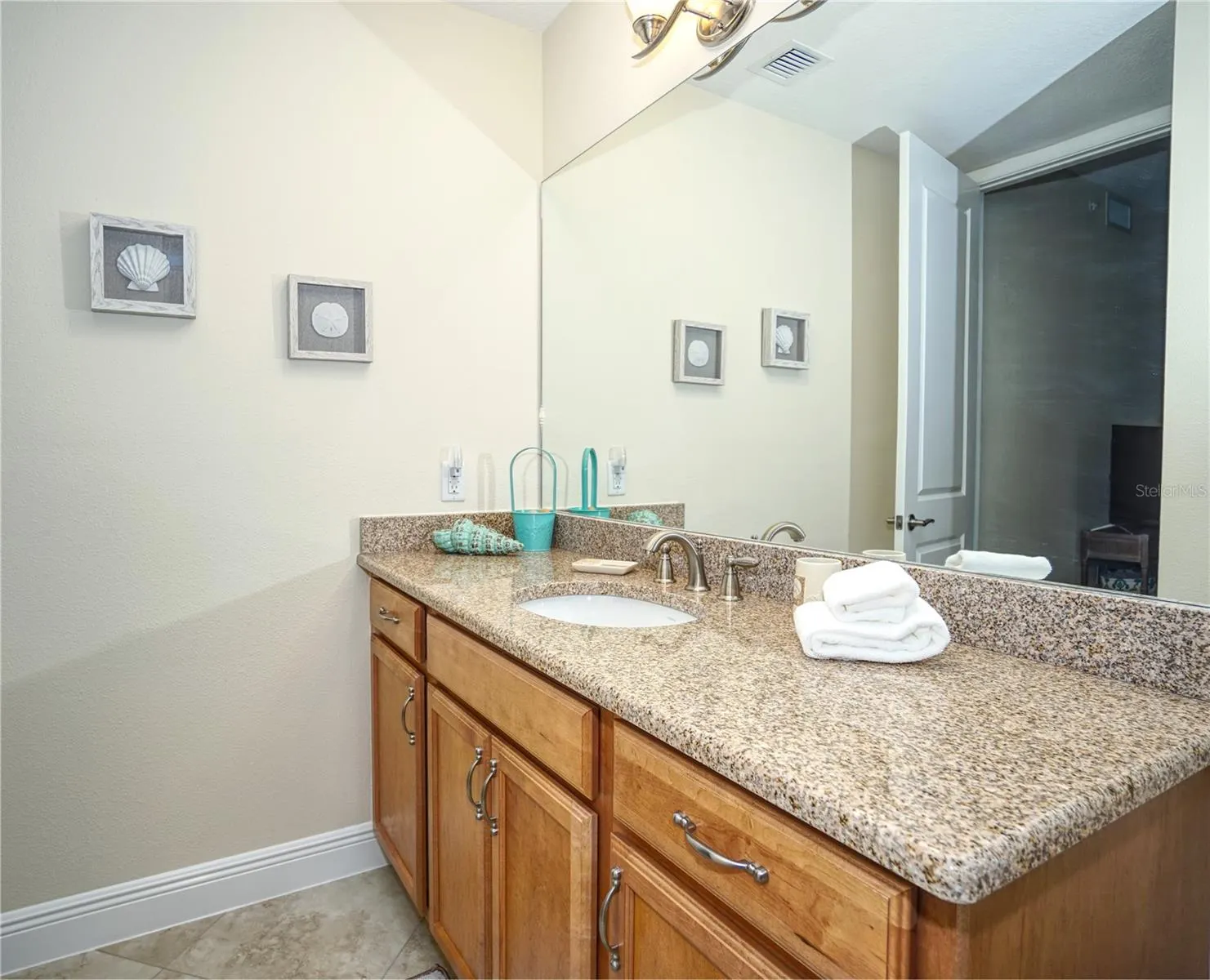 392 ARUBA CIR #102, #102