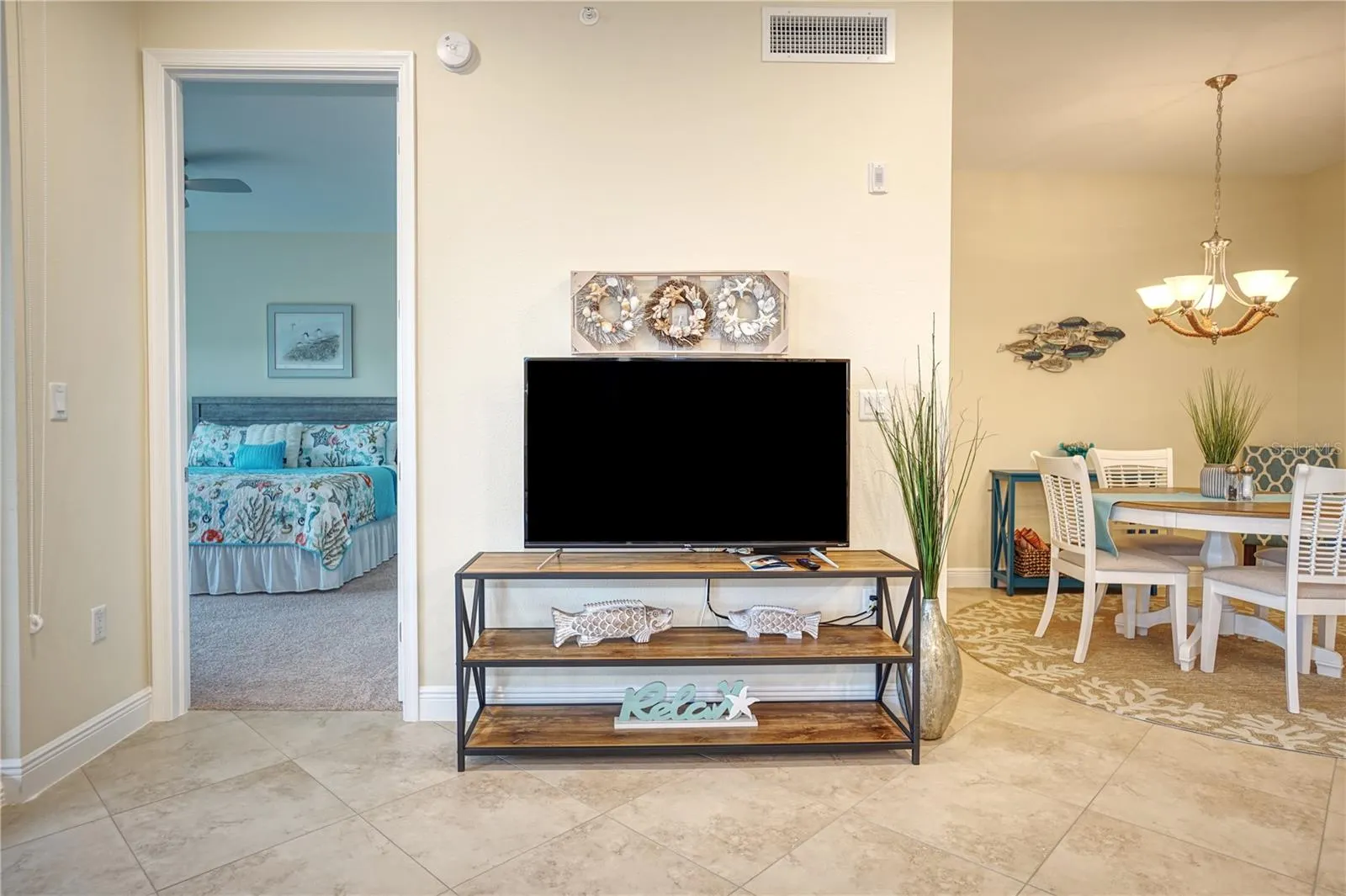 392 ARUBA CIR #102, #102