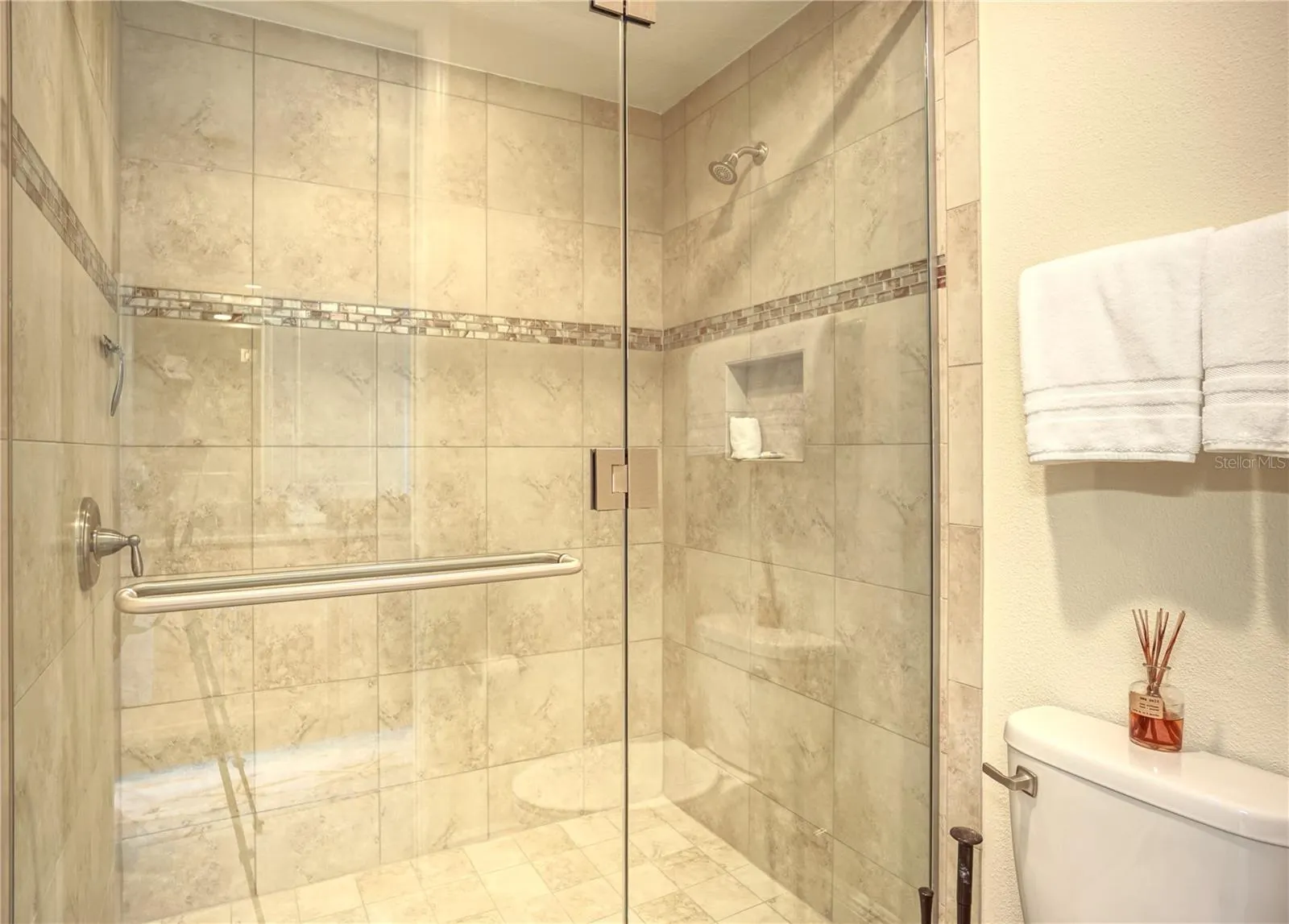 392 ARUBA CIR #102, #102