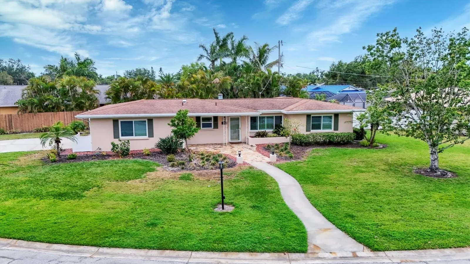 3072 MEYER DR