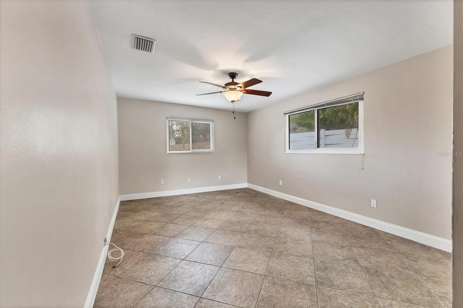 3072 MEYER DR