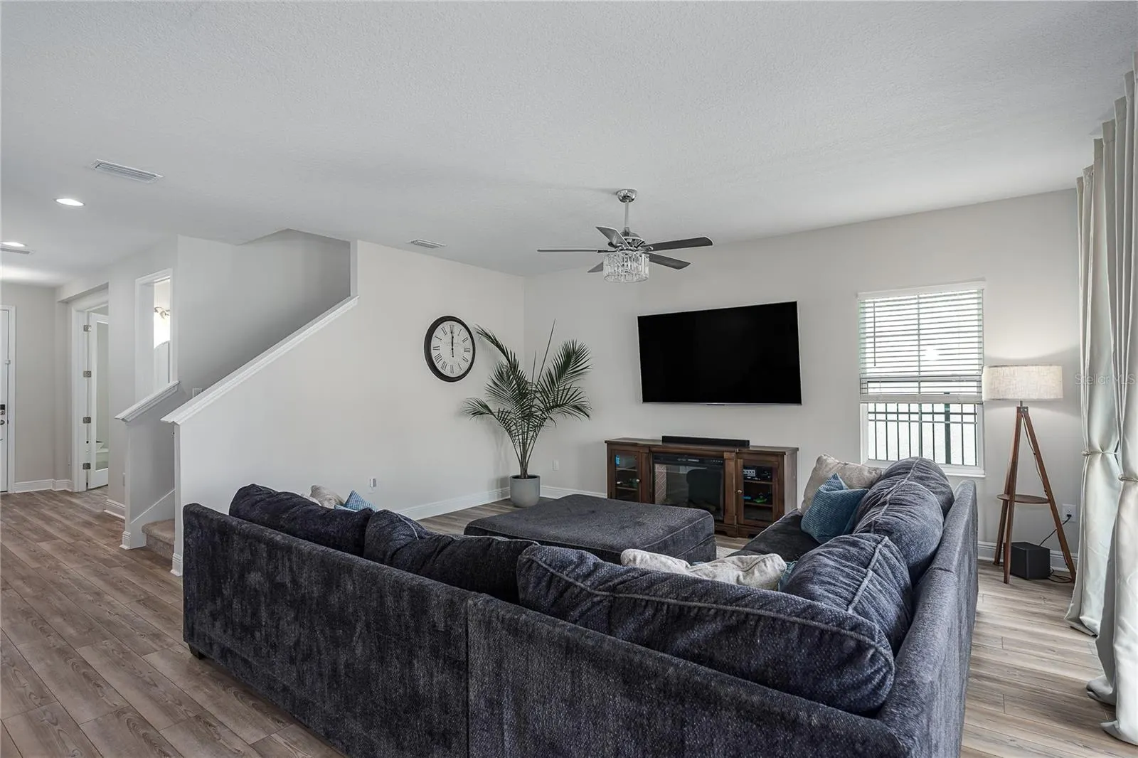 13137 HOMESTEAD LN
