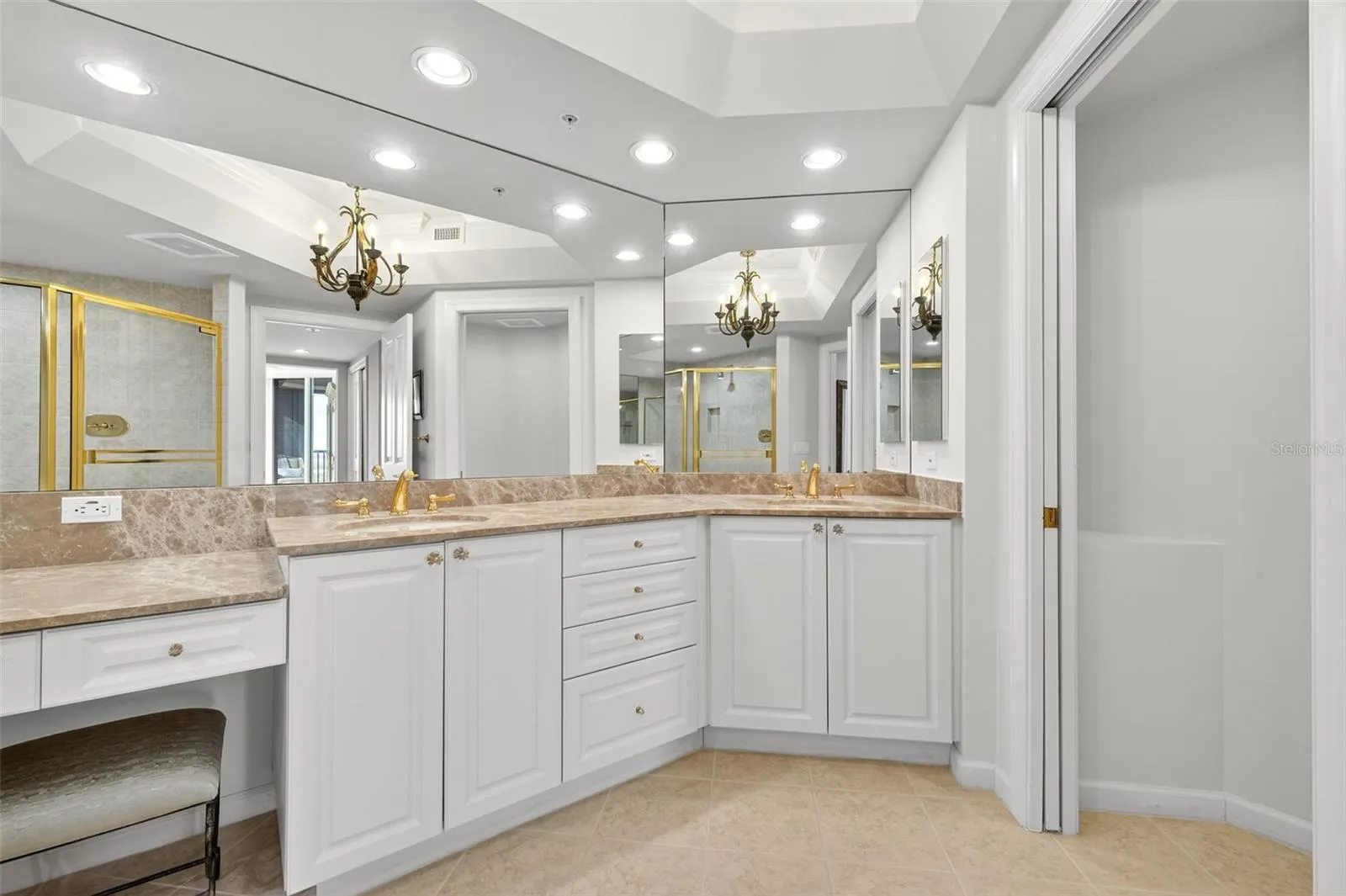 1060 BORGHESE LN #702, #702