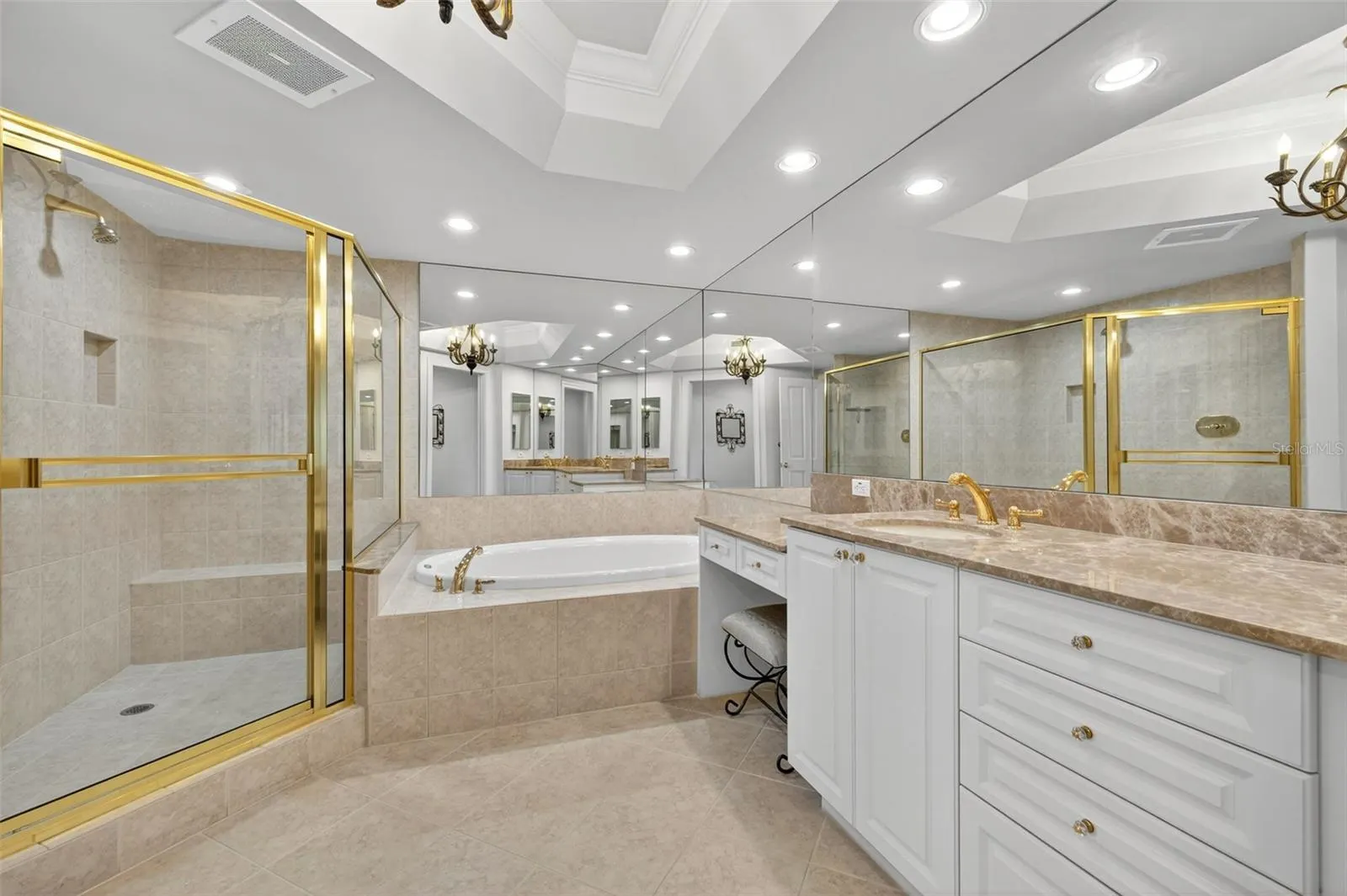 1060 BORGHESE LN #702, #702