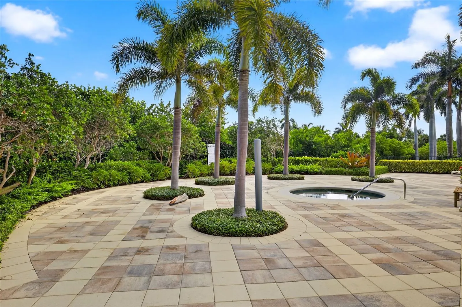 1060 BORGHESE LN #702, #702