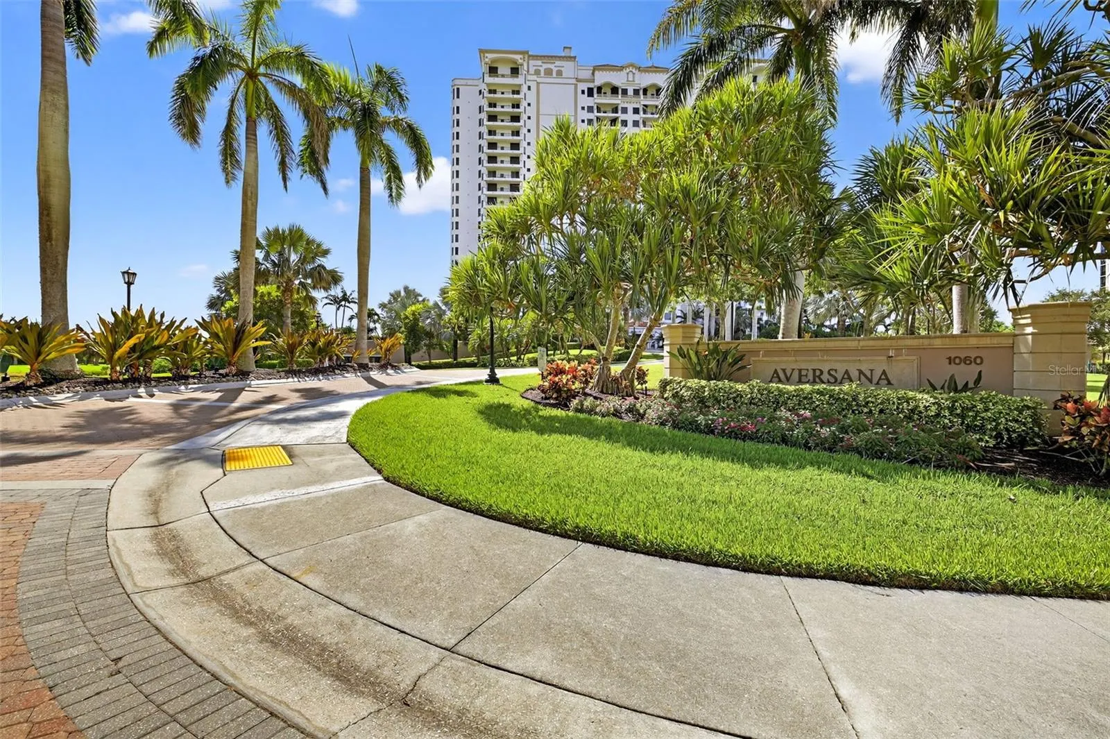 1060 BORGHESE LN #702, #702