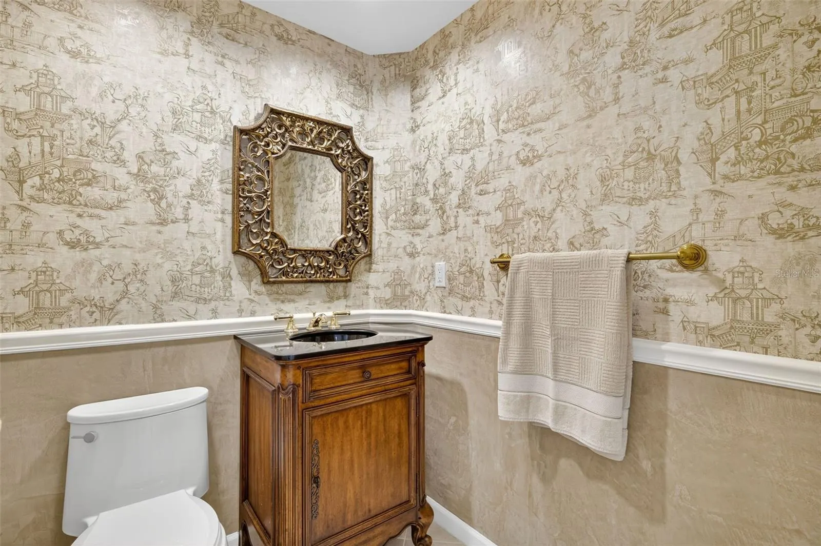 1060 BORGHESE LN #702, #702