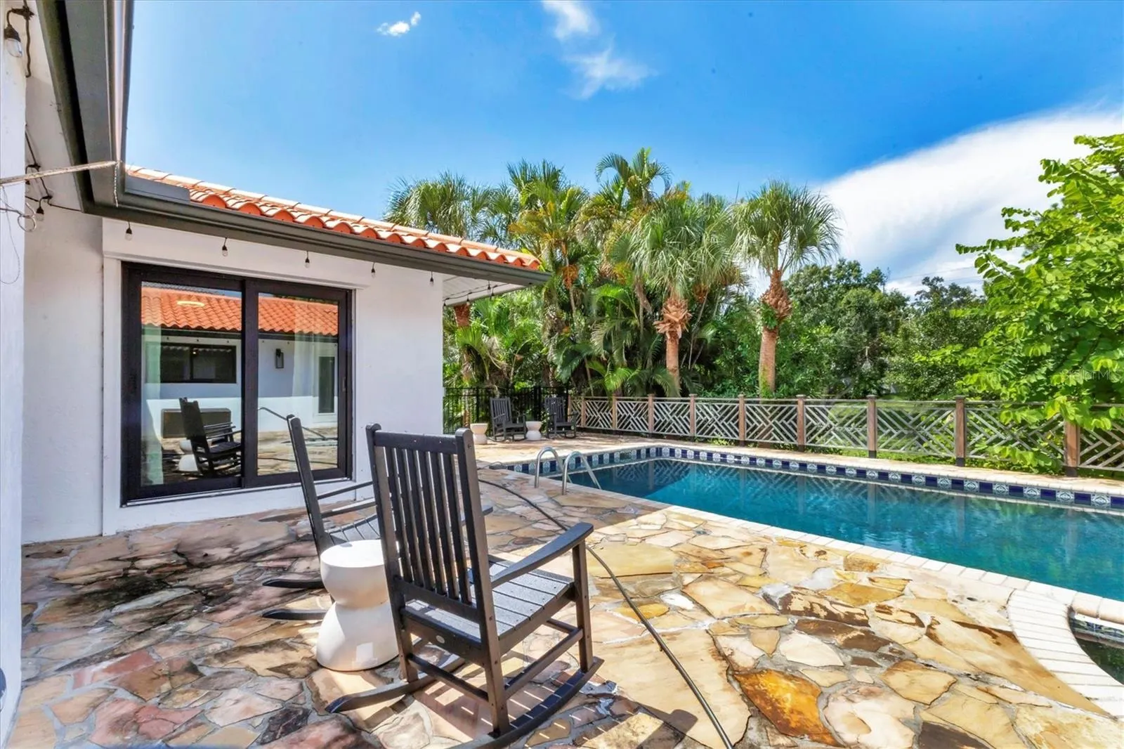 2101 RIVER RIDGE DR