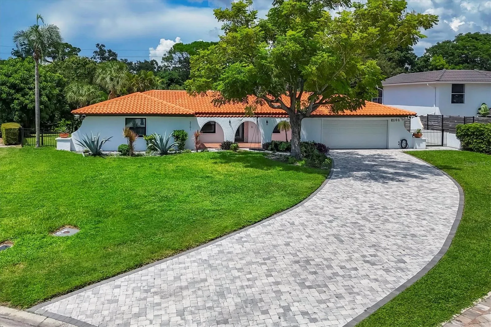2101 RIVER RIDGE DR